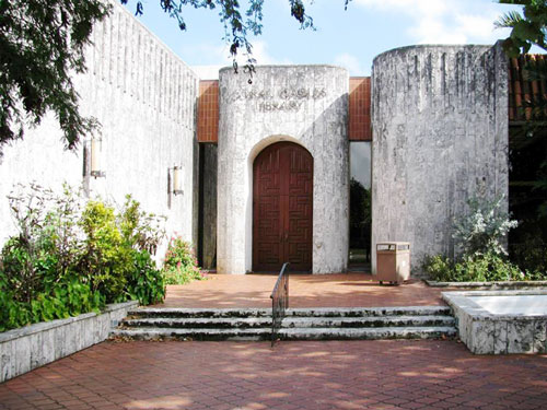 Coral Gables Public Library is a historic building.