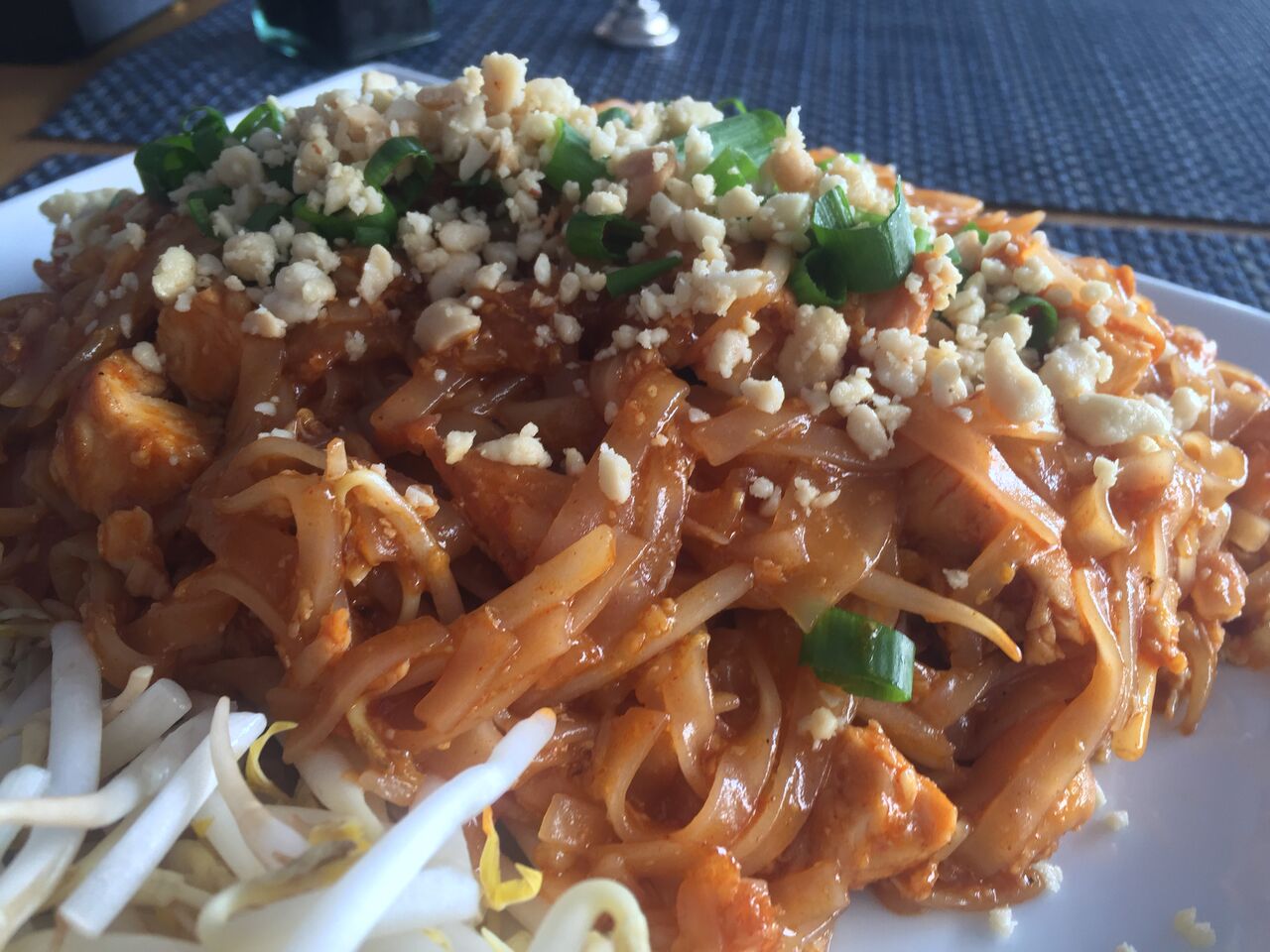 Chicken Pad Thai from Sushi Maki in Coral Gables! Click to read more or Pin and save for later.