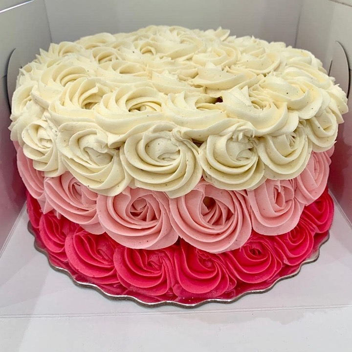 Buttercream Cupcakes rose icing Miami, Florida amazing special occasion birthday cake