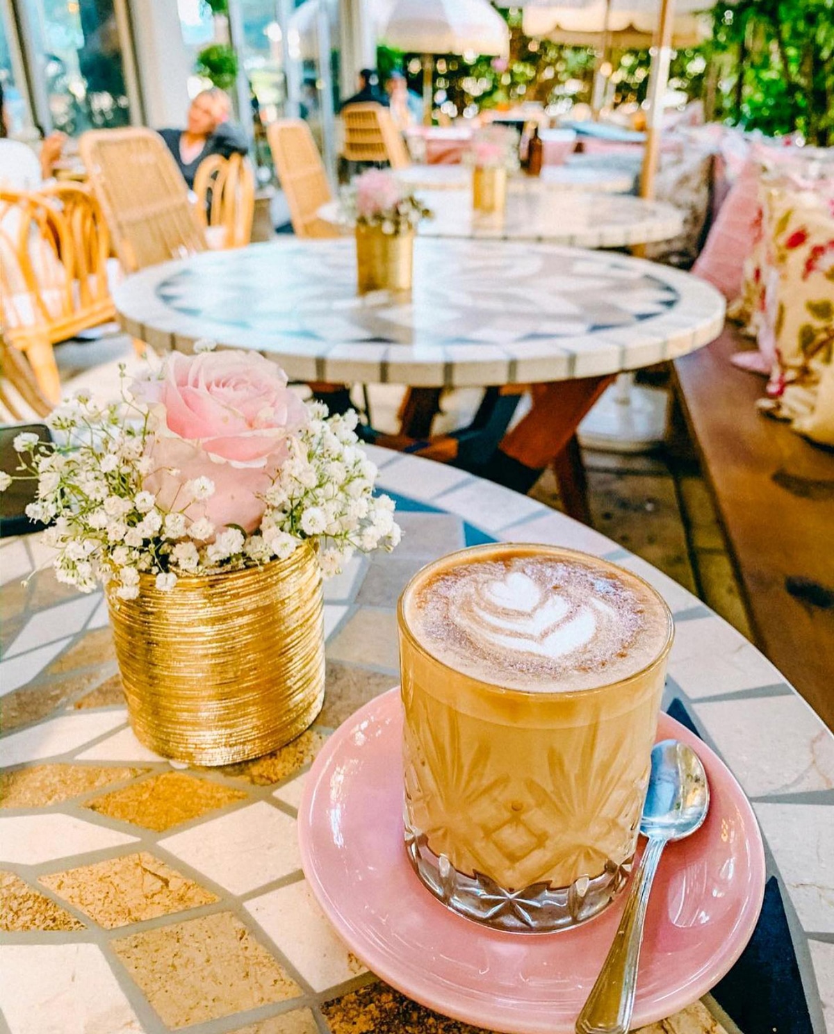 Miami Brunch Hostspot Little Hen in Midtown Miami with Instagrammable location and food latte