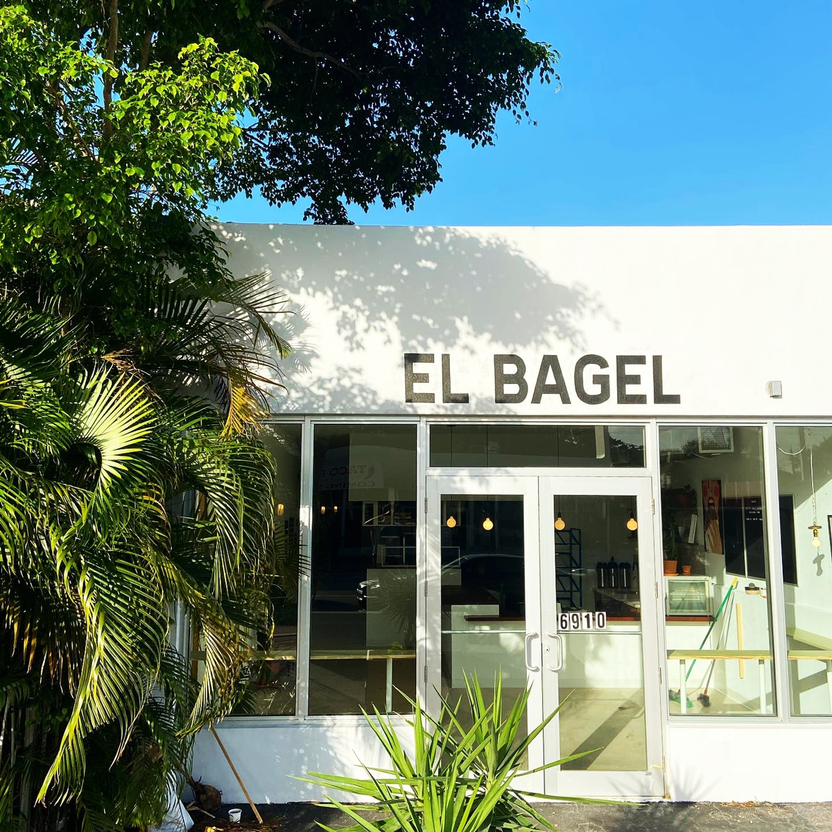 El Bagel Best Bagels in Miami restaurant in MiMo District